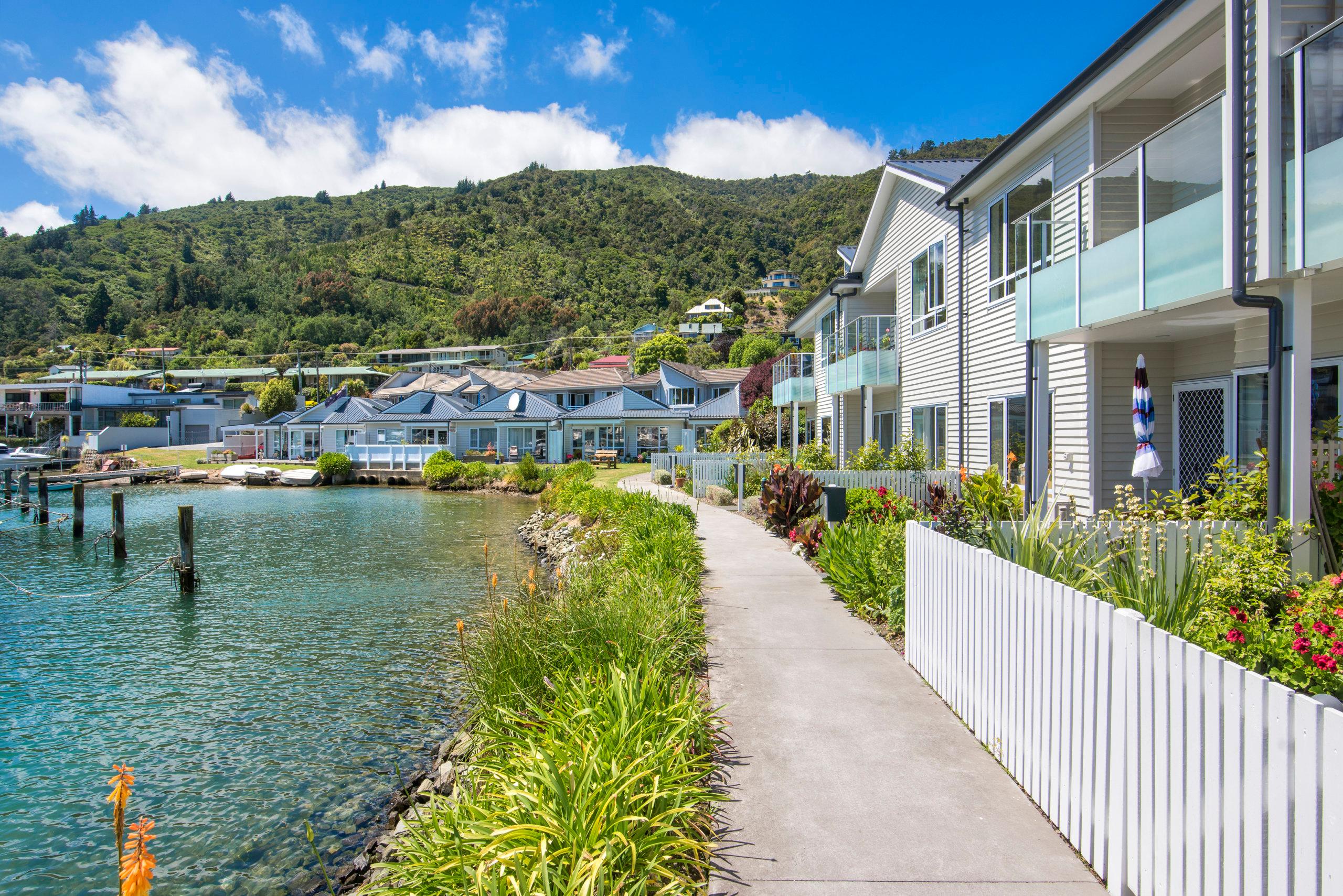 Marina Cove outside building