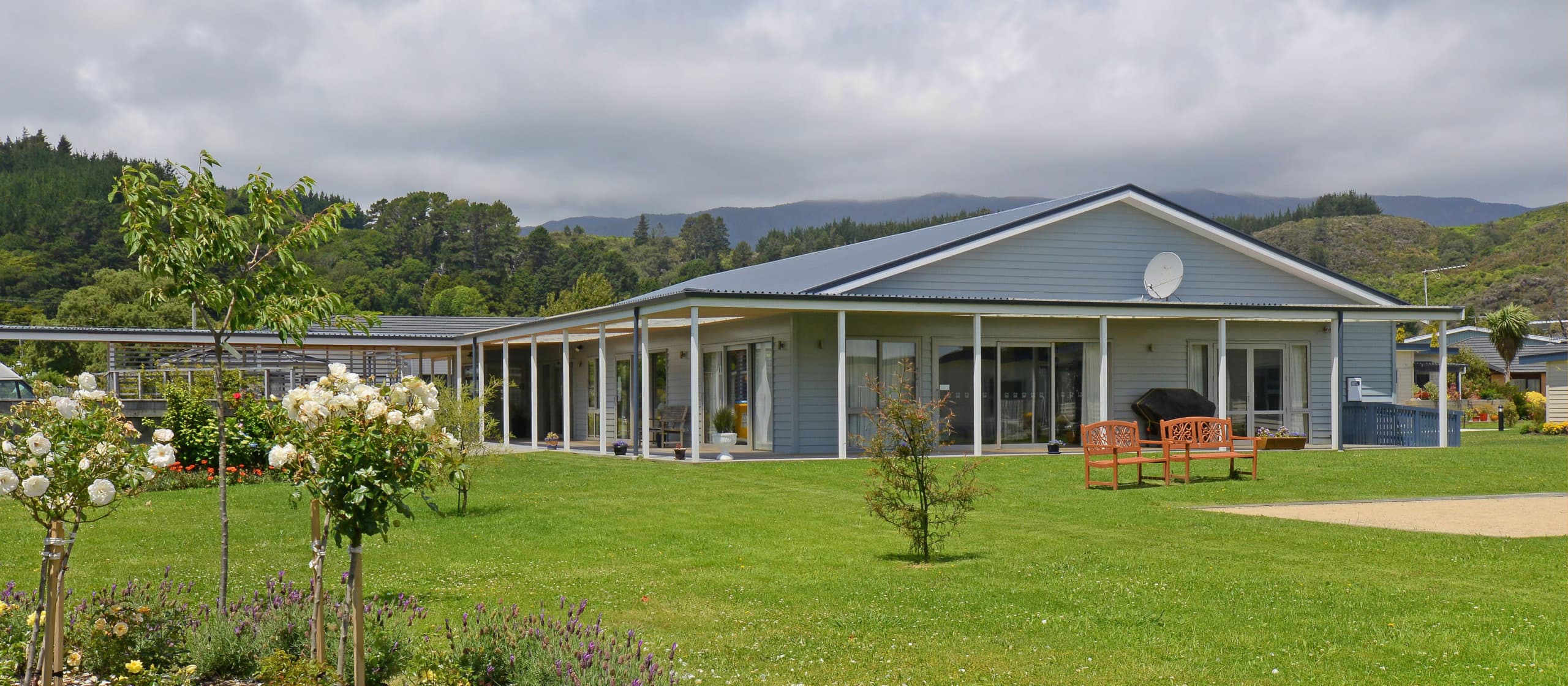 Hutt Gables outside gardens